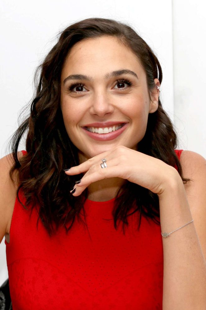 Gal Gadot - 'Justice League' Press Conference in London